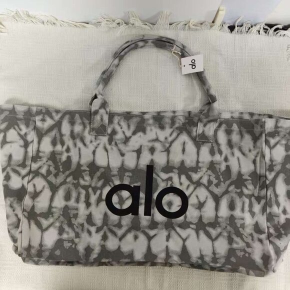 🌏|🌏ALO Yoga Gray Pattern Tote Bag - Picture 1 of 4